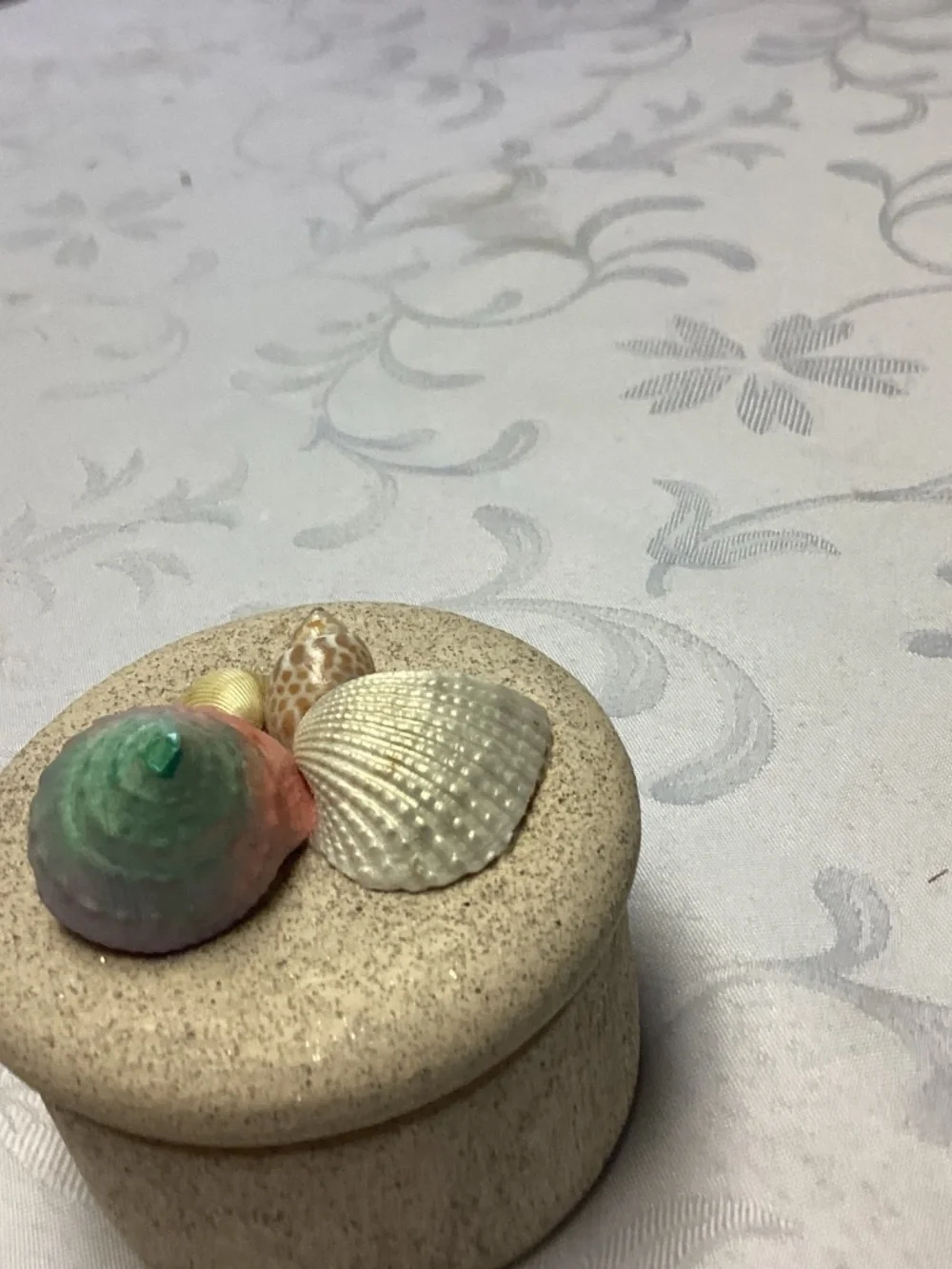 Vintage Ceramic Trinket Box RARE  DESIGN.  SEA SHELL. ART